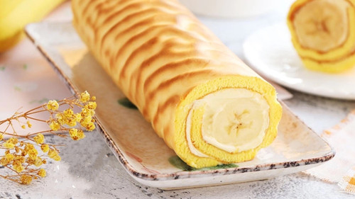 Banana Tiger Skin Cake Roll - How do you cut a cake roll