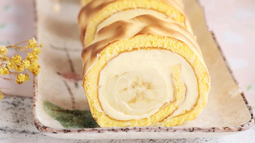 Banana Tiger Skin Cake Roll - How do you cut a cake roll