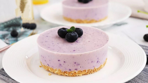 Blueberry Tofu Cake - How to Get the Perfect Cake Slice