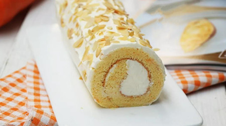 Carrot Cream Cake Roll - Cut the slices - Cheersonic