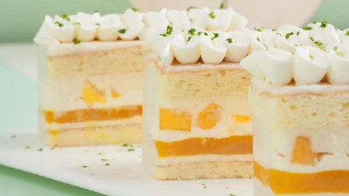 Hawaiian Coconut Mango Cake